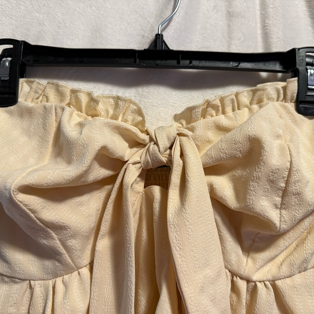 SHEIN Cream Bow Tie Top - Picture 2 of 4